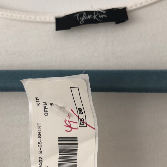 White top - Picture 3 of 3